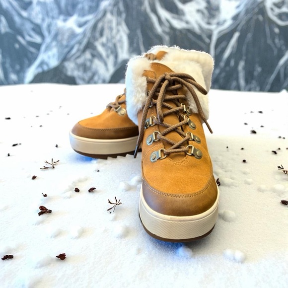 UGG Kookaburra Tinlee Cozy Fur-Lined Tan Lace-Up Boots - Picture 7 of 12